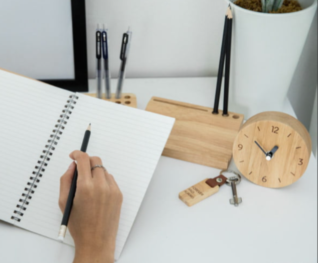 Round Table Clock